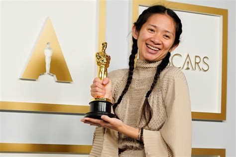 chloe zhao oscar